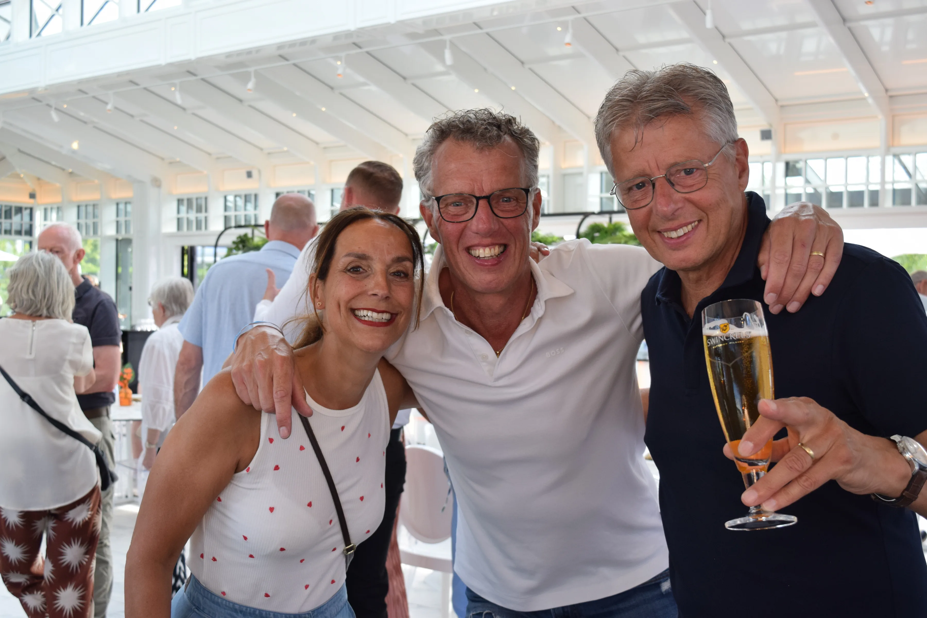 Gasten bij de fotospiegel