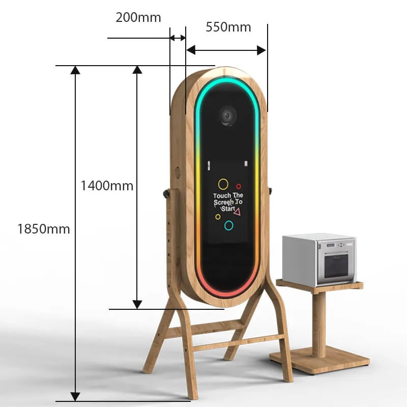 Fotospiegel van Flitsmoment — interactief touchscreen met houten afwerking