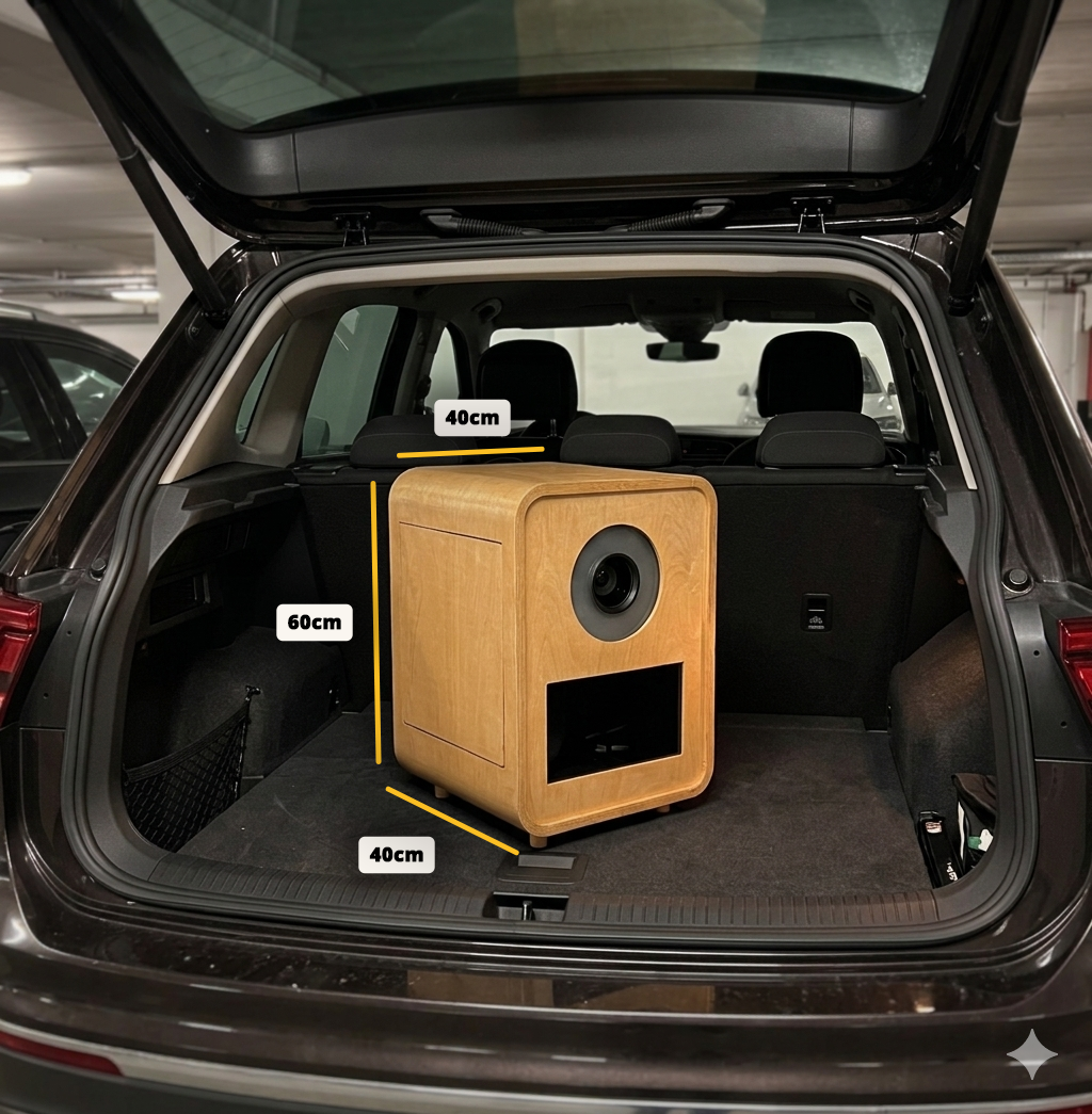 Photobooth To Go in de achterbak van een auto met maten